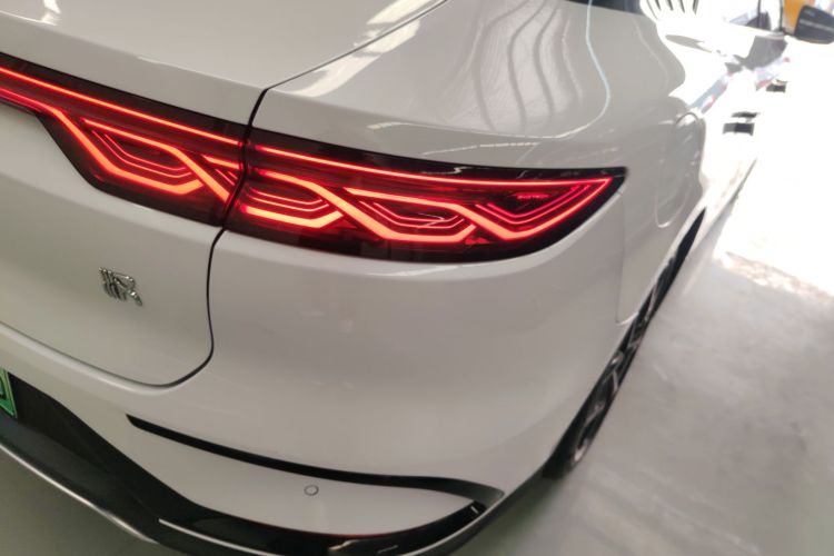 比亚迪 汉 2023款 EV 冠军版 715KM前驱旗舰型车身外观9