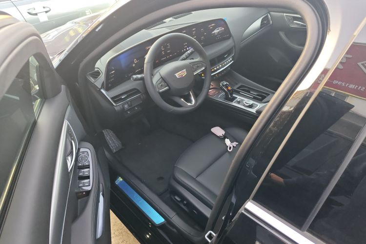 凯迪拉克CT5 2025款 28T 城市运动版中控内饰19