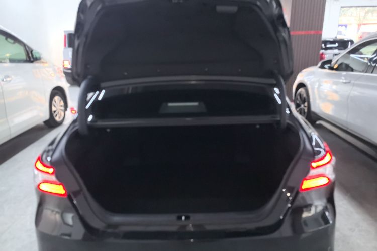 丰田 凯美瑞 2021款 2.0G 豪华版机舱底盘23