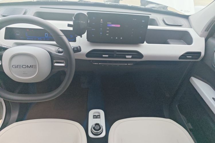 吉利银河 2024款 200km 熊猫骑士中控内饰12