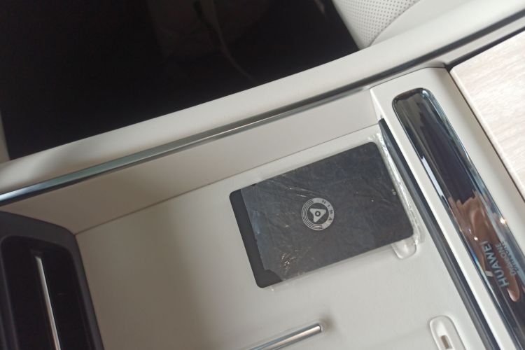 鸿蒙智行 智界S7 2025款 785km Ultra中控内饰7001