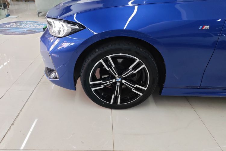 宝马3系 2023款 325i M运动套装车身外观6007