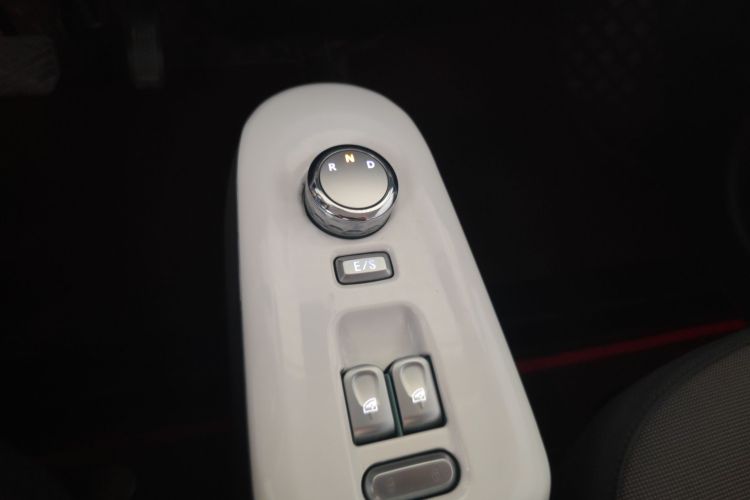 长安启源 长安Lumin 2022款 210km 香甜款中控内饰18