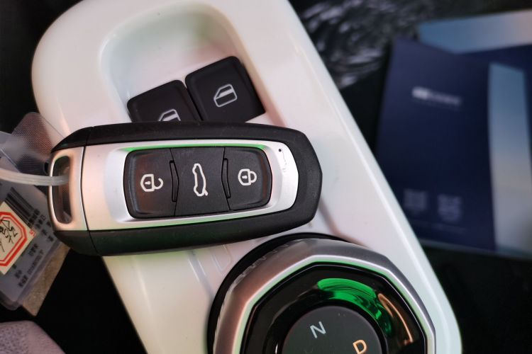 吉利银河 2025款 210km 熊猫骑士中控内饰11