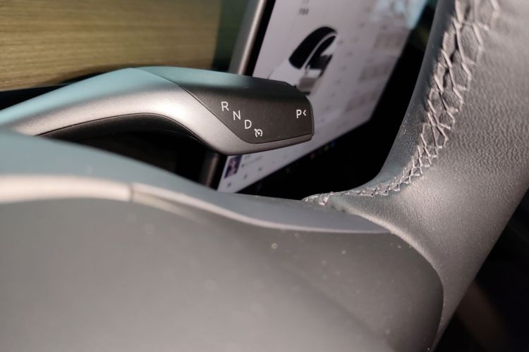 特斯拉 Model Y 2022款 改款 长续航全轮驱动版中控内饰18