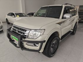 三菱 帕杰罗(进口) 2016款 3.0L 自动豪华版 国V