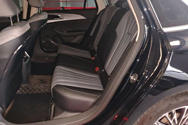 红旗H5 2024款 1.5T DCT智联旗悦版中控内饰21