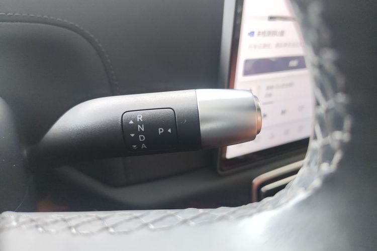 理想汽车 理想L8 2023款 Pro中控内饰18