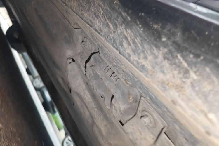 奔驰R级 2010款 R 300 L 豪华型局部细节9001