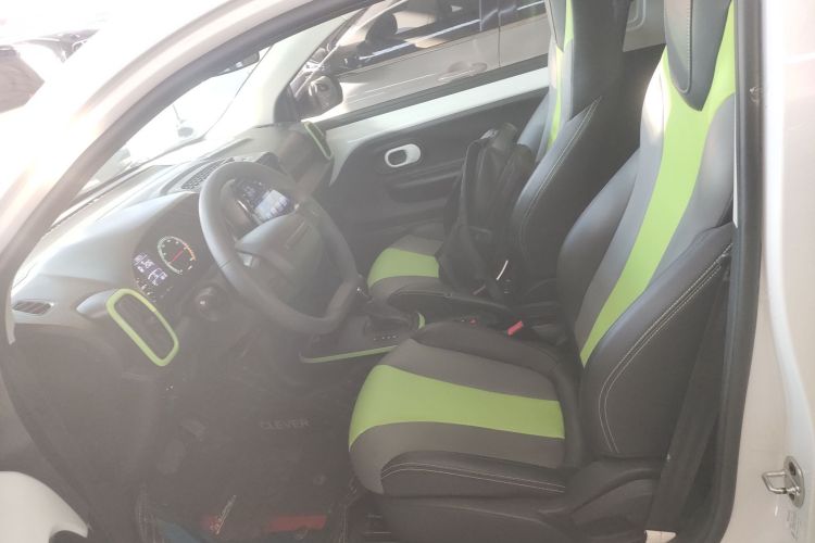 荣威 科莱威CLEVER 2021款 302km新四座超能版中控内饰19