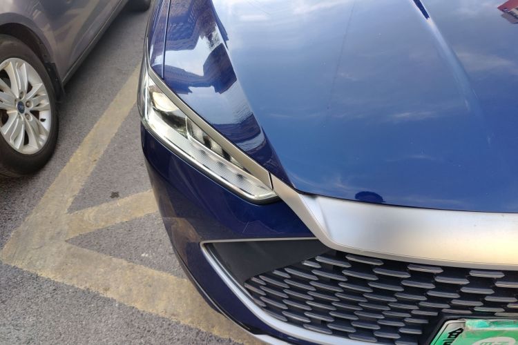 比亚迪 秦PLUS 2021款 DM-i 120KM 旗舰型车身外观8