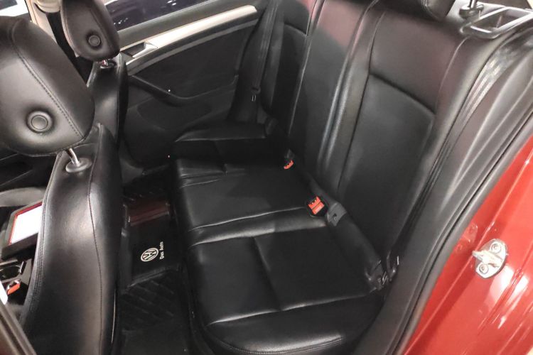 大众 高尔夫 2019款 1.6L 自动时尚型 国V中控内饰7004