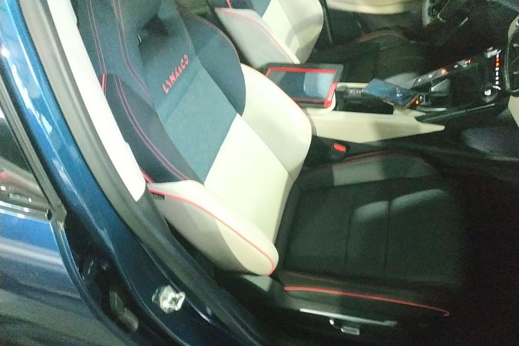 领克06 2020款 1.5T 耀Halo局部细节41