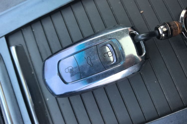 吉利汽车 帝豪 2018款 1.5L CVT向上互联版中控内饰7001