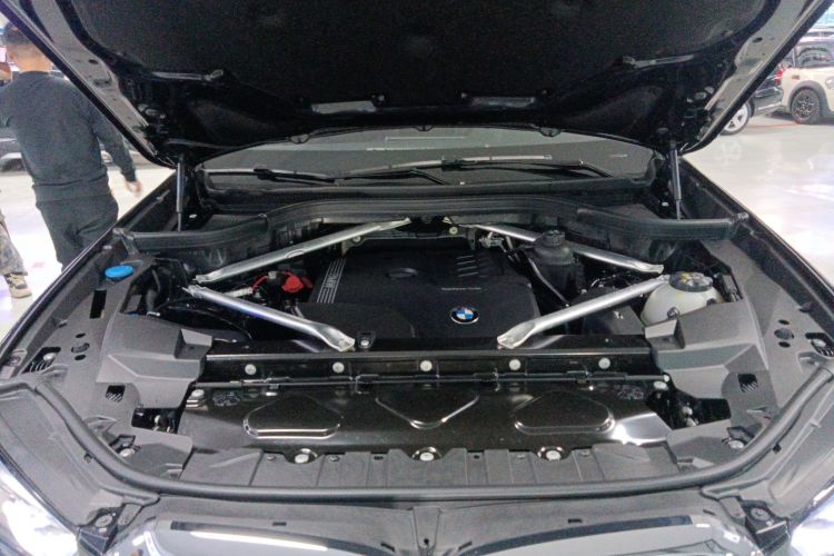 宝马X5 2022款 改款 xDrive 30Li M运动套装机舱底盘24