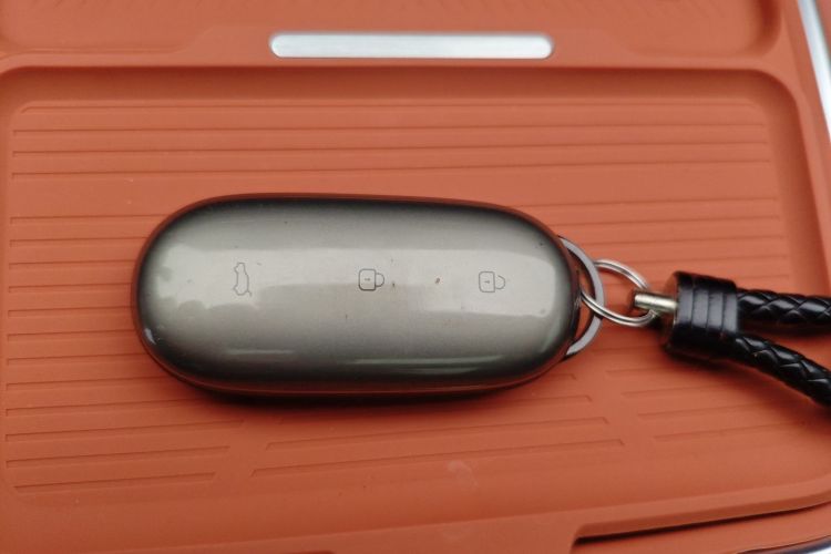 理想汽车 理想L8 2025款 Max 智能焕新版中控内饰7001