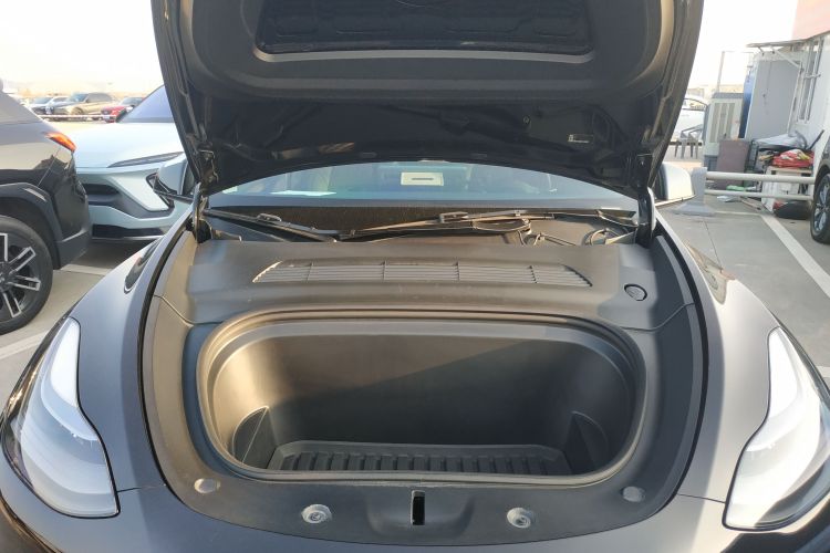 特斯拉 Model Y 2021款 标准续航后驱版局部细节24