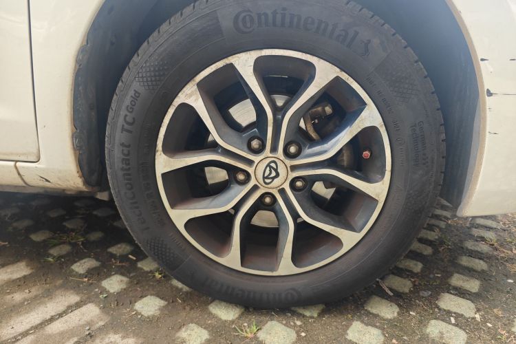 长安凯程 长安欧尚A600 2016款 1.5L 手动豪华型7座车身外观10