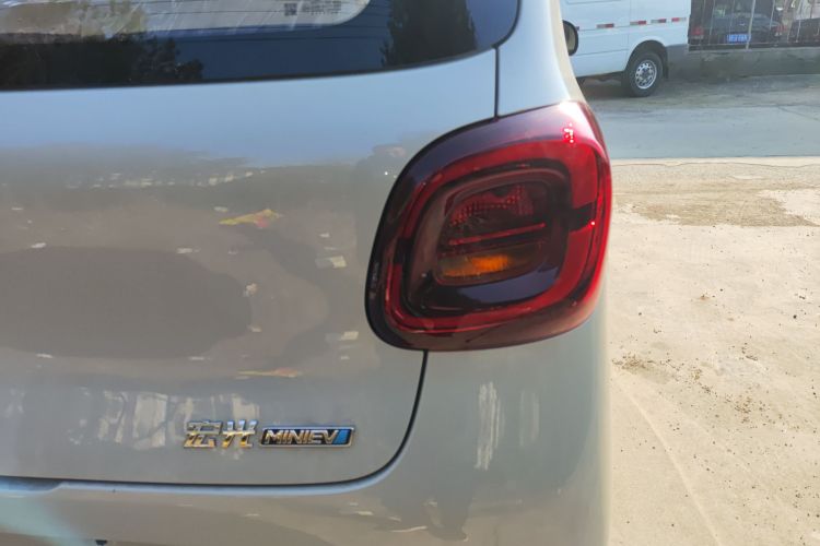 五菱汽车 宏光MINIEV 2025款 四门版 进阶款车身外观9
