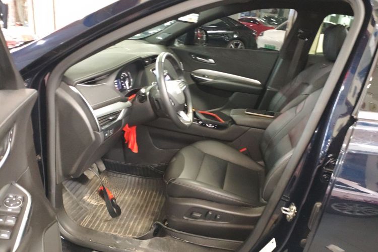 凯迪拉克XT4 2023款 28T 两驱豪华型中控内饰19