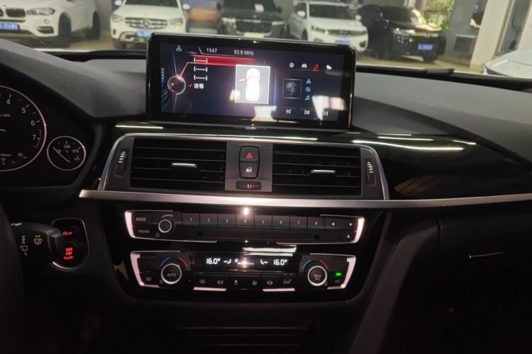 宝马3系 2016款 316Li 时尚型中控内饰16