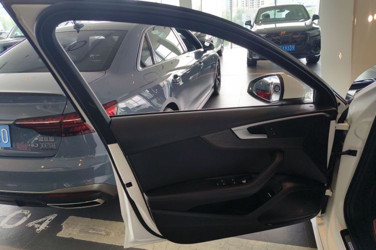 奥迪A4L 2022款 40 TFSI 豪华致雅型中控内饰47
