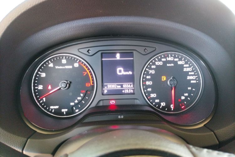 奥迪A3 2019款 Sportback 35 TFSI 进取型 国V中控内饰14