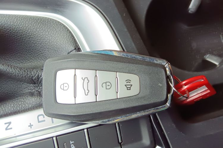 吉利汽车 缤瑞 2021款 1.4T CVT F-运动版中控内饰11