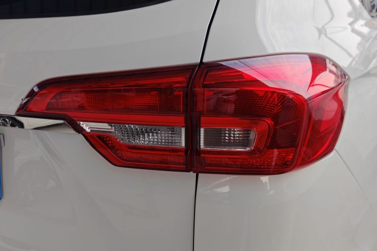 哈弗M6 2019款 1.5T DCT两驱精英型 国VI车身外观9