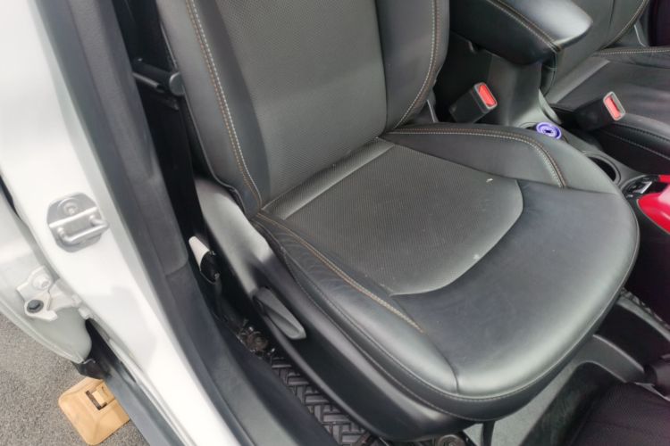 Jeep 指南者 2017款 200T 自动家享版局部细节41