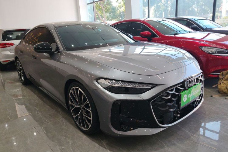 奥迪A5L Sportback 2026款 TFSI 150kW 尊享quattro型车身外观3