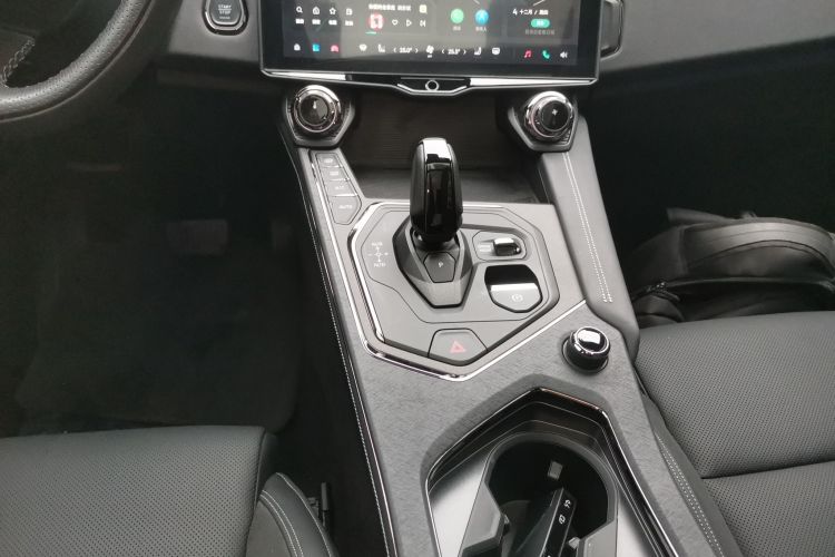 领克01 EM-P 2023款 1.5TD EM-P PM中控内饰18