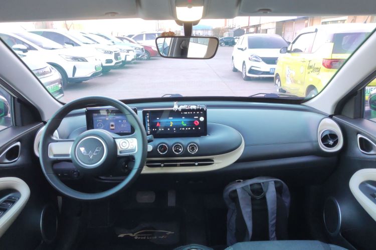 五菱汽车 五菱缤果 2023款 203km 轻享款中控内饰12