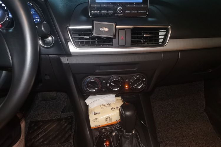 马自达3 昂克赛拉 2016款 两厢 1.5L 自动舒适型中控内饰16