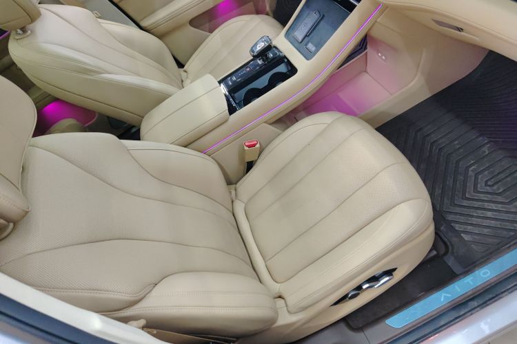 鸿蒙智行 问界M7 2024款 1.5T 四驱Plus版 5座局部细节41