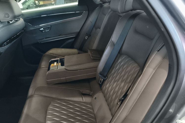 比亚迪 汉 2020款 DM 四驱性能版尊贵型中控内饰7004