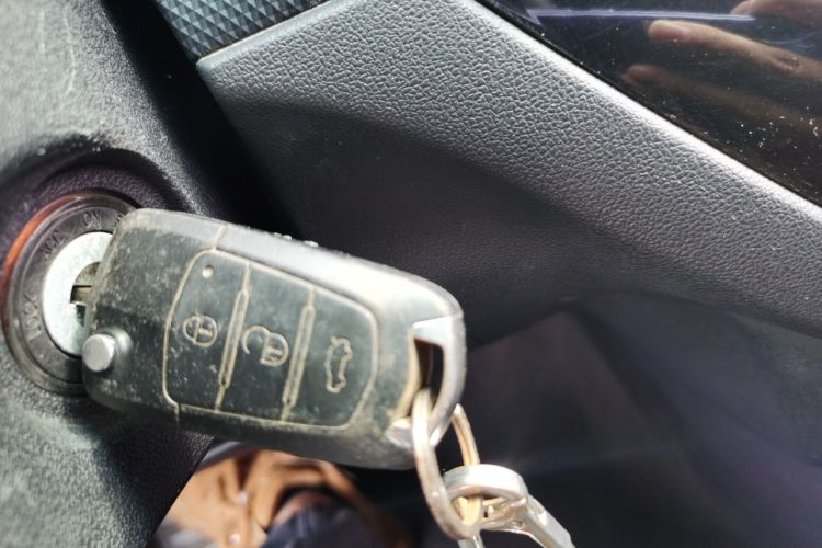 海马M6 2015款 1.5T CVT豪华型中控内饰11