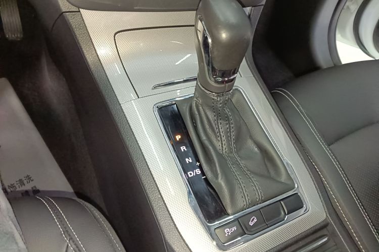 荣威RX5 2020款 20T 自动4G互联百万款局部细节18