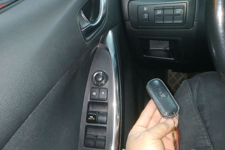 马自达CX-5 2014款 2.0L 自动两驱都市型中控内饰7001