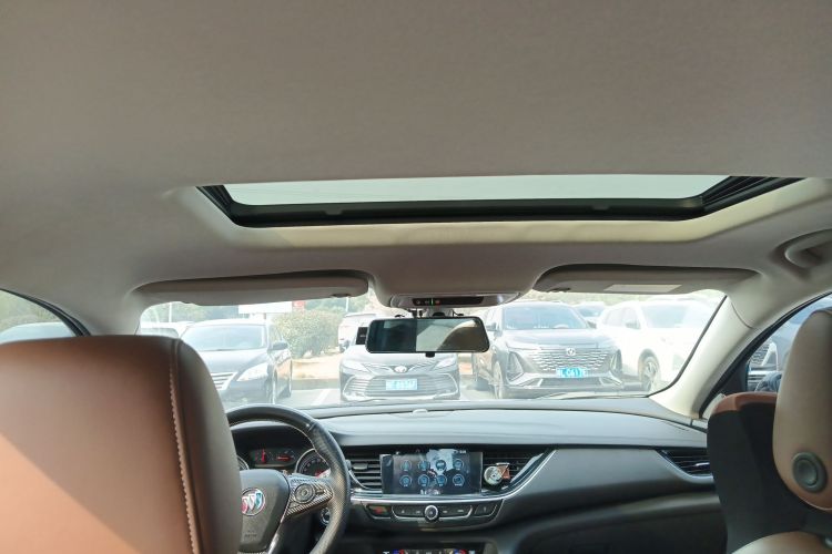 别克 君威 2019款 20T 精英型 国V中控内饰22