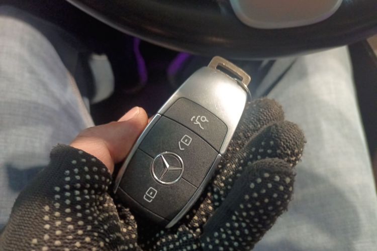 奔驰GLE 2020款 GLE 350 4MATIC 动感型中控内饰7001