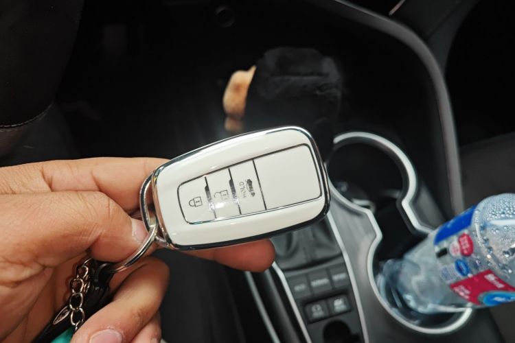 丰田 凯美瑞 2021款 双擎 2.5HGVP 领先版中控内饰11