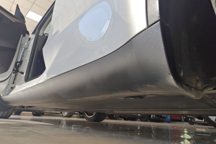 特斯拉 Model Y 2021款 长续航全轮驱动版局部细节9002