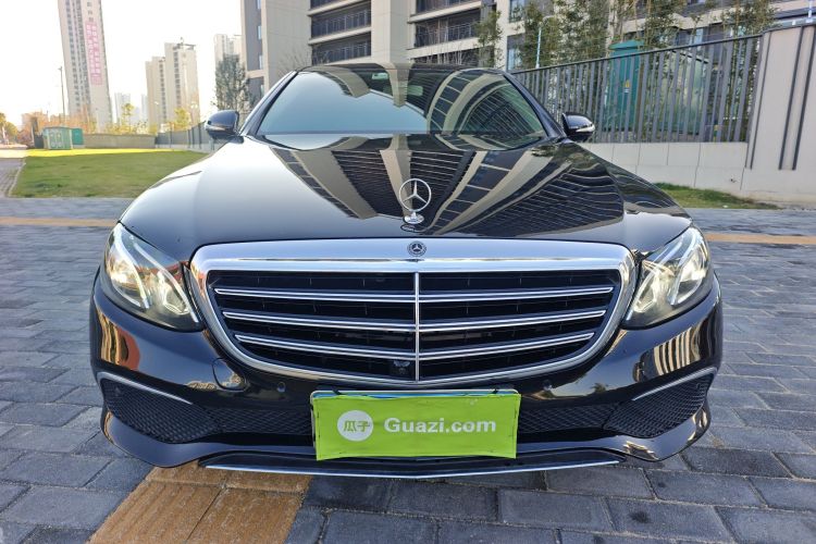 奔驰E级 2017款 E 300 L 运动豪华型车身外观2