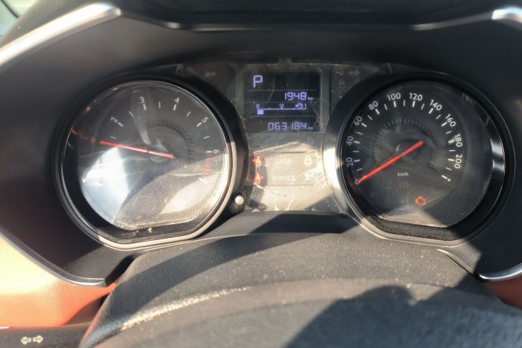 雪铁龙C3-XR 2019款 230THP DCT越动版中控内饰14