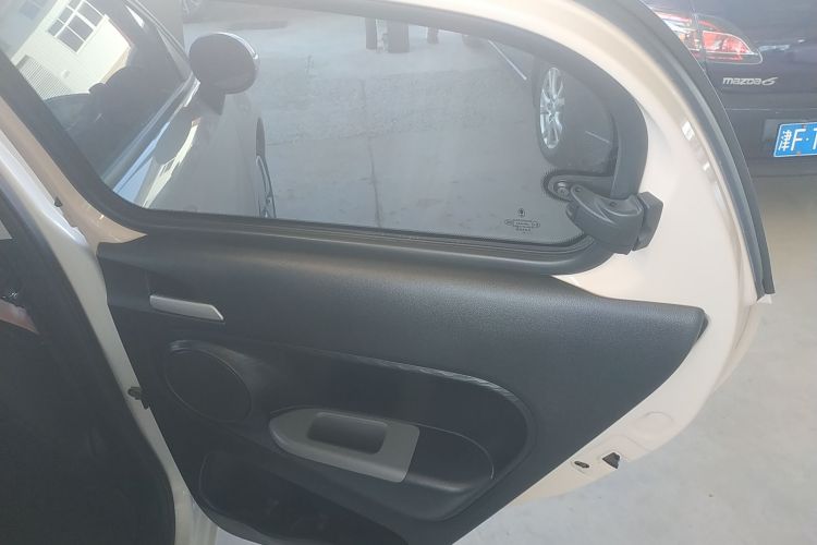 欧拉黑猫 2022款 301km 基础型 三元锂中控内饰45