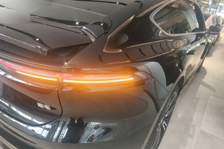 蔚来ET9 2025款 102kWh车身外观6006