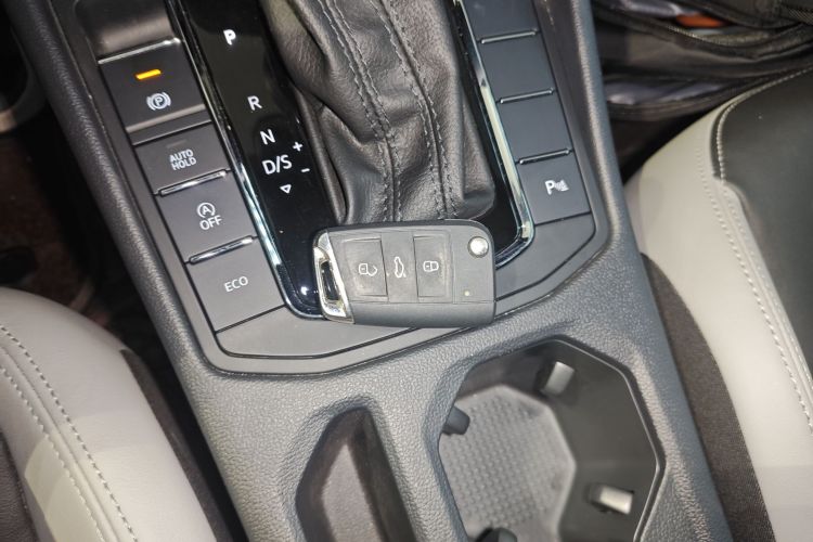 大众 宝来 2023款 300TSI DSG尊行版中控内饰11