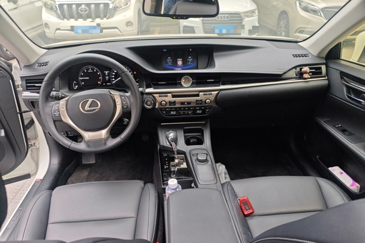 雷克萨斯ES 2014款 250 舒适版中控内饰7002