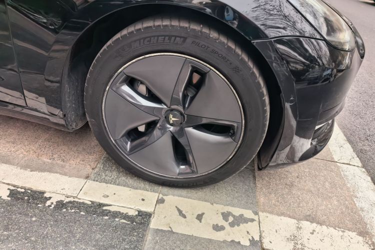 特斯拉 Model 3 2020款 标准续航后驱升级版车身外观10